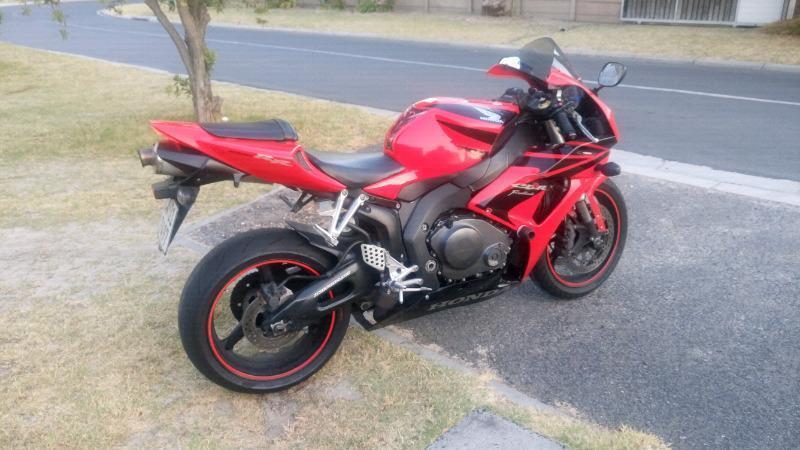 Honda cbr 1000rr fireblade 2007