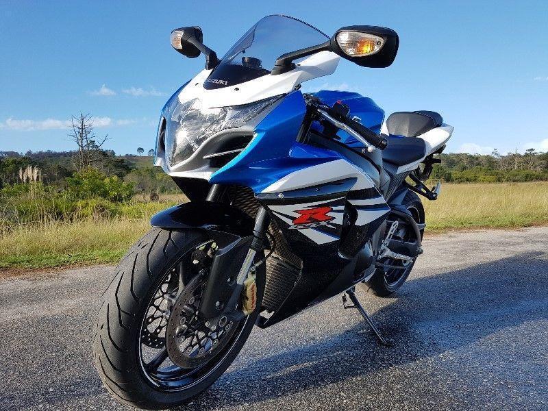 2015 Suzuki GSXR 1000 excellent condition!