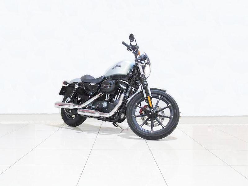 2016 Harley Davidson 883 Sportster Iron