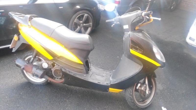 Vuka Xt 150 scooter for sale