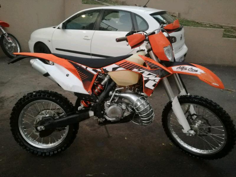 2012 KTM 200 xcw in great condition with extras