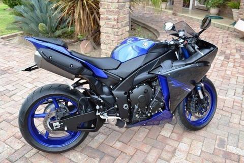2014 Yamaha YZF-R, 1809 km, priced to sell!
