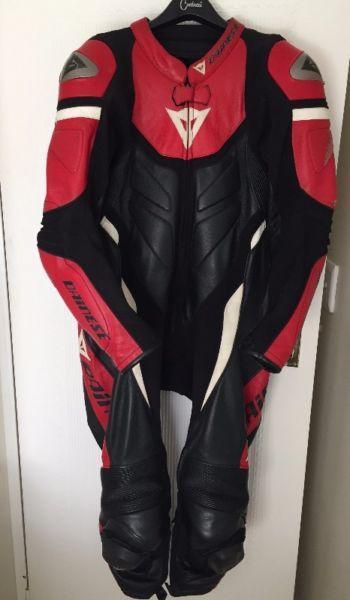 Red/Black/White Dainese Leathers - Titanium Size 54 Leather Suite - (used)