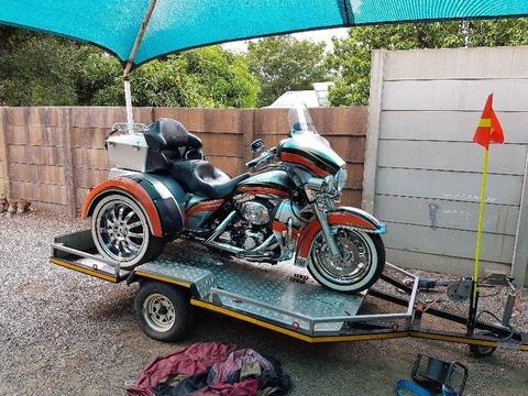 2006 Harley-Davidson Trike & Easy load trailer