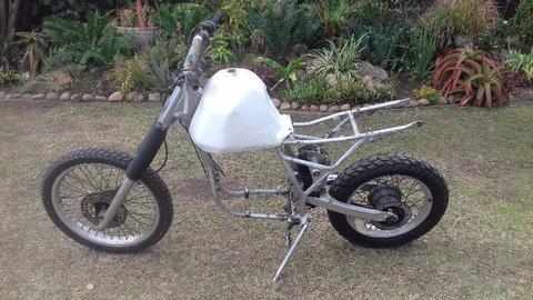 * Suzuki DR 600 Complete Rolling Chassis*