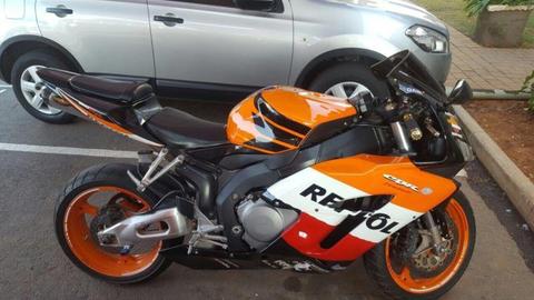 Honda Cbr 1000 - 2005 Real Bargain this week only
