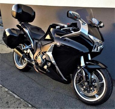 2010 Honda VFR1200 auto (blk)