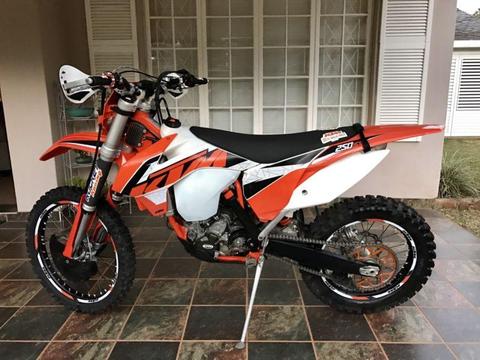 ***Stunning 2016 Ktm 250 XCFW with 74 Hours ! Well looked after***