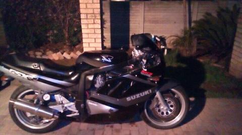 Suzuki GSX-R 750 slingshot