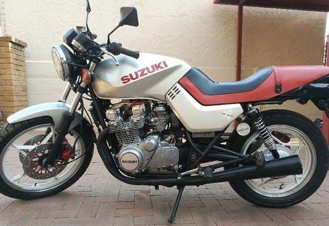 Suzuki GS625G Katana