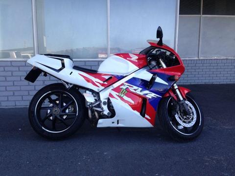 Honda rvf 400 nc 35