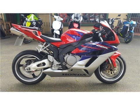 HONDA CBR 1000RR FIREBLADE @ TAZMAN MOTORCYCLES