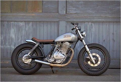 Suzuki GN 400E Cafe Racer  and Surrounds