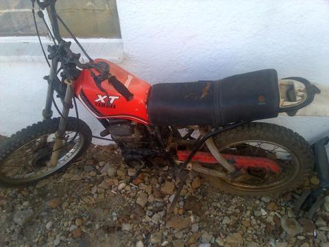 Yamaha XT 200 project bike for R4500