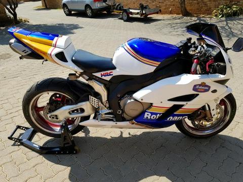 IMMACULATE 2004 CBR 1000