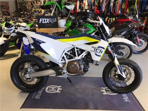 2017 HUSQVARNA 701 SUPERMOTO