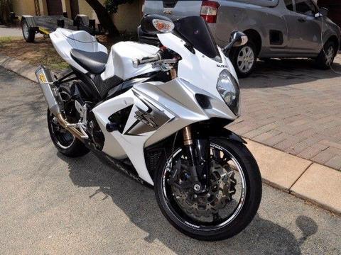 2007 Suzuki GSXR 1000 IMMACULATE CONDITION, low mileage, MAJOR SERVICE JUST COMPLETED