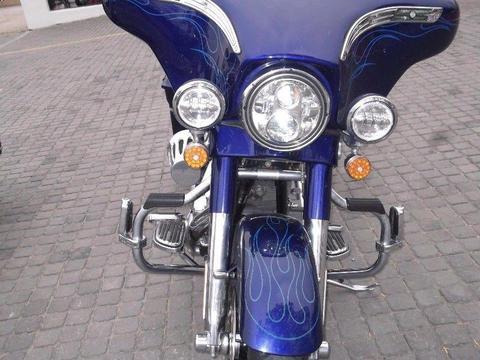 Harley Davidson CVO Street Glide ????? The 2Wheelers Den, Of Course !!!!!