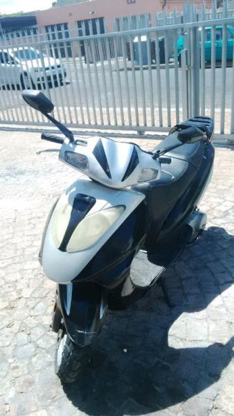 Licensed 170 cc Motomia scooter