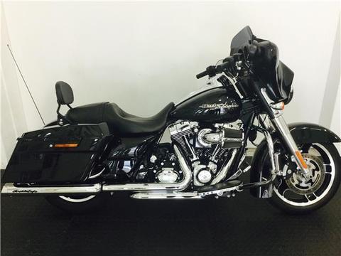 Harley-Davidson Street Glide - METALHEADS MOTORCYCLES