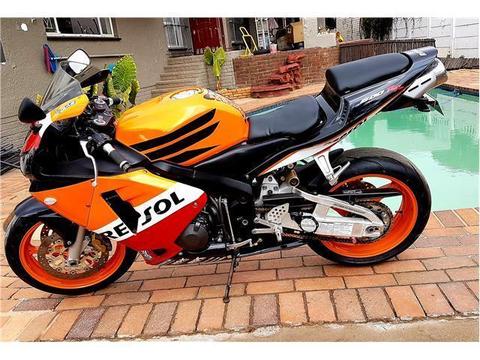 2004 Honda CBR600RR Bike is imaculate 28000kms