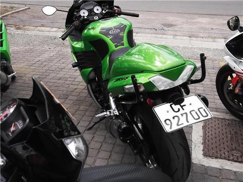 Kawasaki ZX14R ????? The 2Whelers Den, Of Course !!!!!