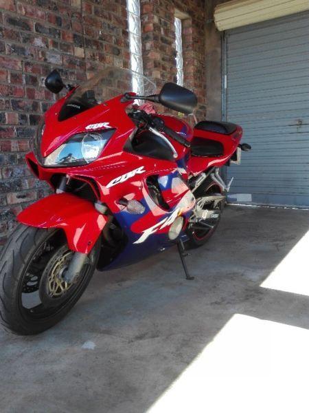 2004 Honda CBR