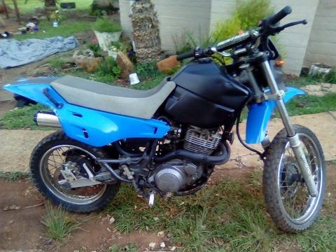 Yamaha XT400