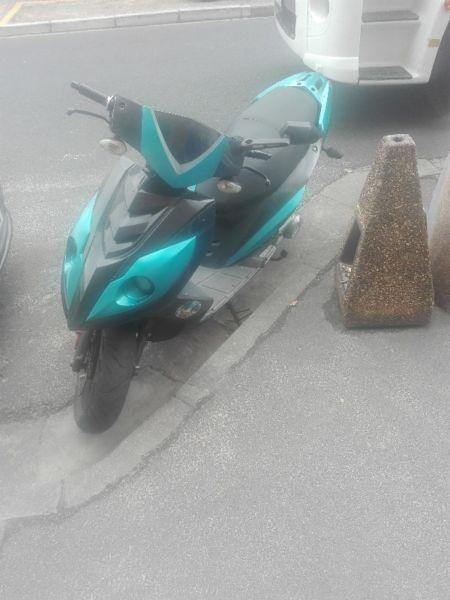 Motomia 170cc scooter