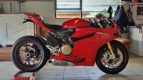Ducati Panigale 1199s 2012 with extras