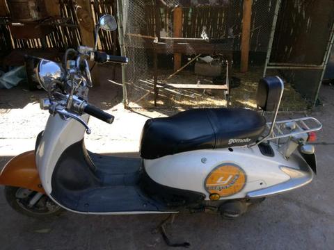 Scooter 150cc Gomoto