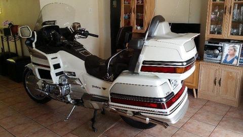 1990 Goldwing 1500 SE in Excellent Condition with very low kilos. Under 42000 km