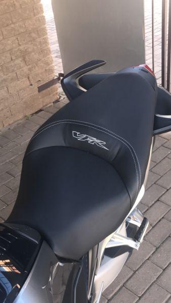 Honda VFR1200F Leather Covered Seat