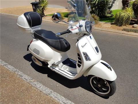 2012 Vespa GTS 300 - Only 6,000 Kms - Extras !!!