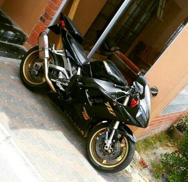Yamah YZF R1