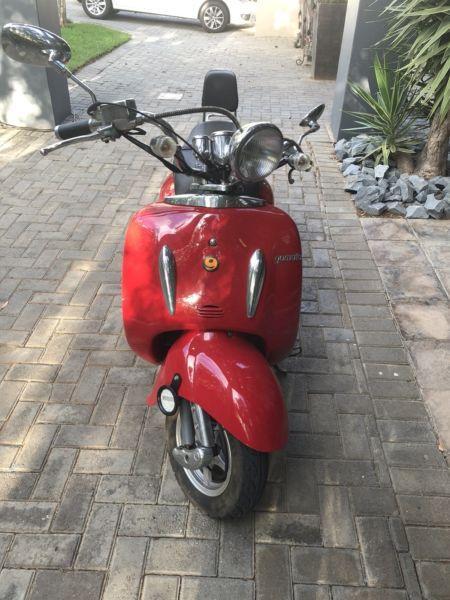 125cc Gomoto scooter