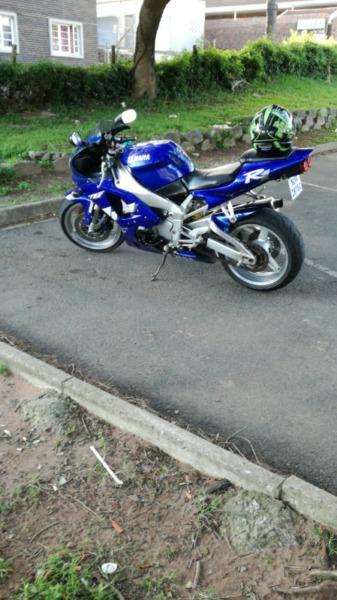 Yamaha R1 (delta box 2)