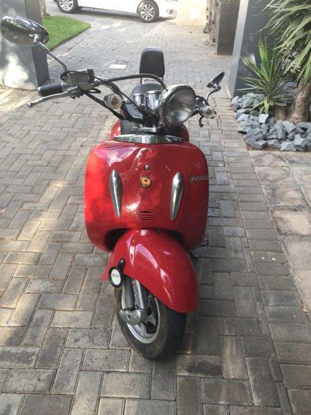 Gomoto 125cc Scooter
