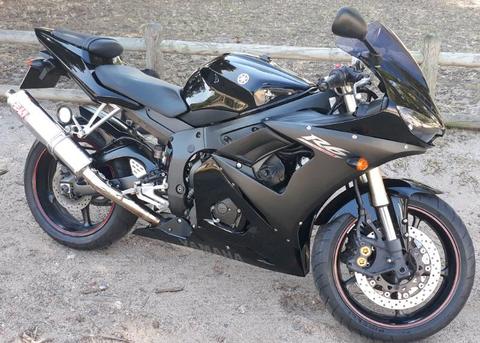 Yamaha YZF R6 (Perfect Running Condition)