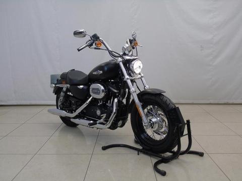 2016 Harley Davidson Sportster XL1200C 1200 Custom