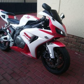 CBR 1000 RR**URGENT***