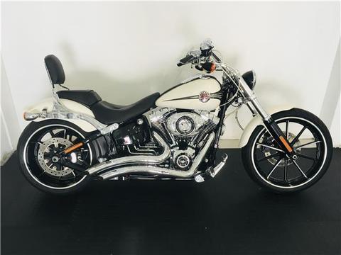 Harley-Davidson Softail Breakout - METALHEADS MOTORCYCLES