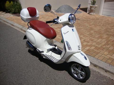 2015 Vespa 150 Primavera ABS - AUTOMATIC - Only 800 kms !!!!