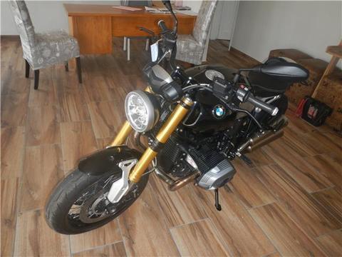 BMW R NINE T