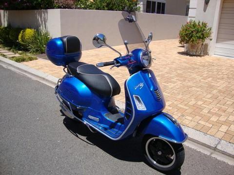 2016 Vespa GTS 300 Super ABS - Only 750 Kms - Lots of Extras
