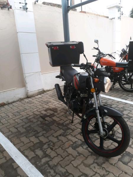 Moto mia delivery bike