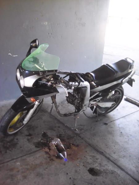 Gsxr 1100 ( 1127 ) parts for sale