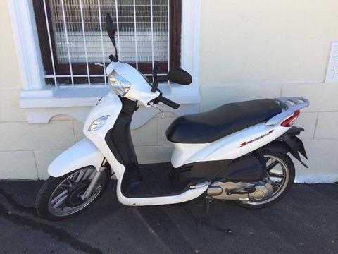2016 Symphony 125 cc scooter, all papers in order and serviced, no accidents
