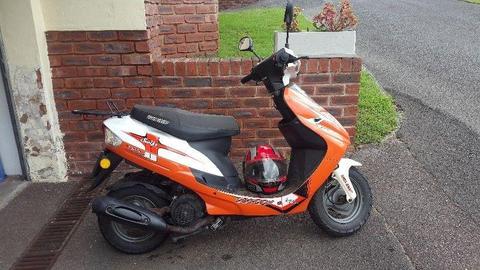 Big Boy Swift 125cc White and Orange 2015 model Scooter