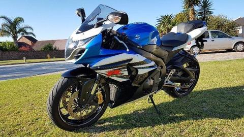 2015 Suzuki GSX-R1000 in excellent condition